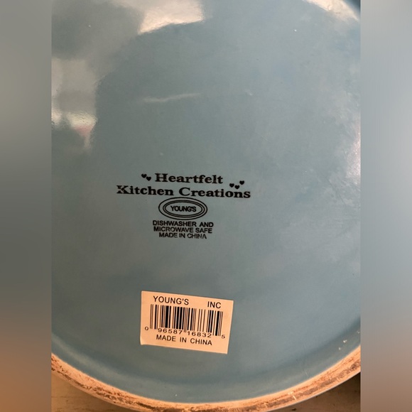 Young's Heartfelt Kitchen Creations Blue Fish Cookie Jar - Picture 7 of 9